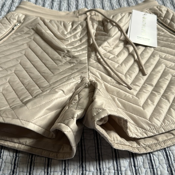 NWT Athleta Apres Ski Short Cream Beige Color size 4 - Picture 10 of 11